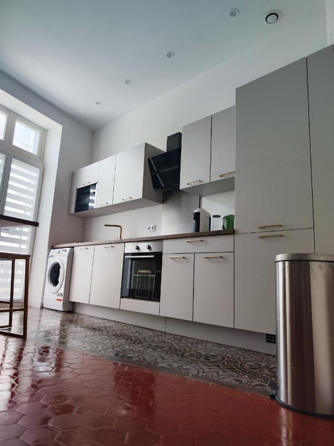 Bright And Modern 3-Bedroom Apartment, 90M2 With Air Condition, In Безьє Екстер'єр фото